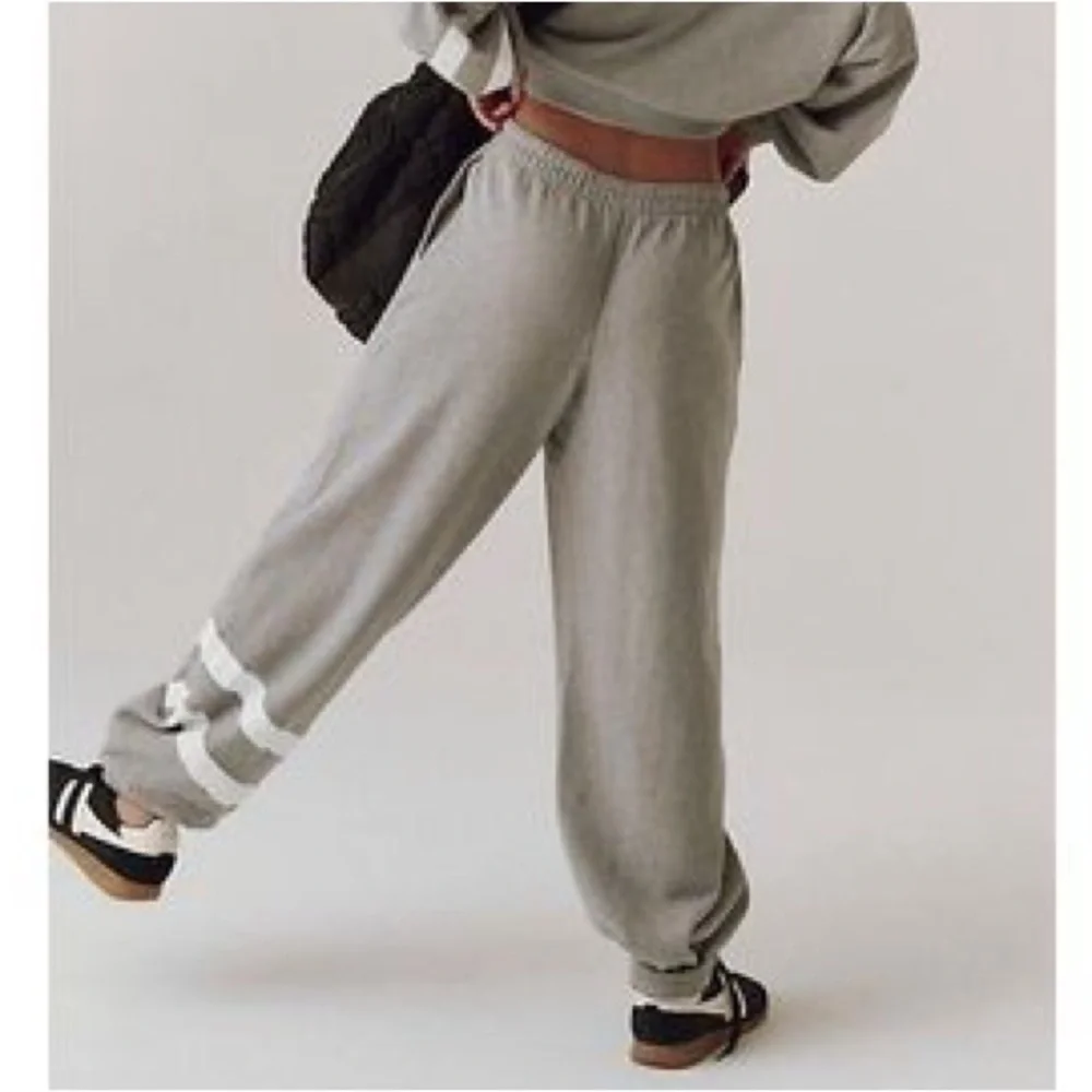 FP MOVEMENT All Star Logo Jogger Pants NWT Heather Gray Pink Black - Picture 4 of 10